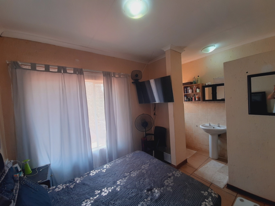 3 Bedroom Property for Sale in Potchefstroom Rural North West
